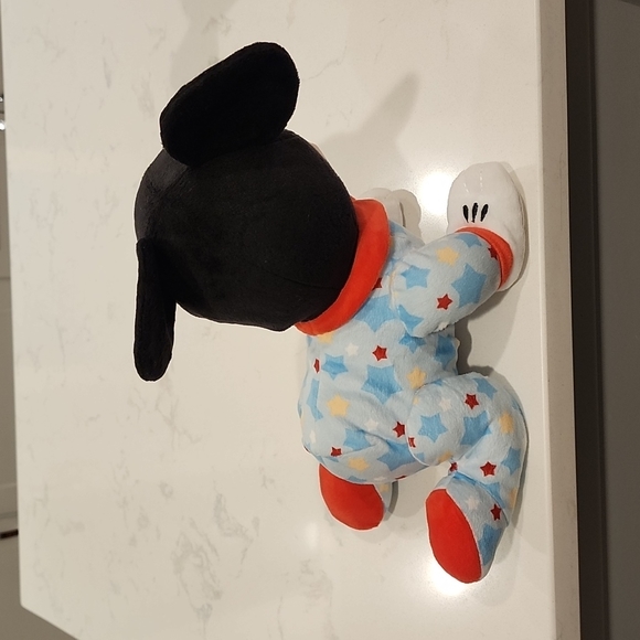 Crawling Mickey and Minnie - Picture 4 of 9